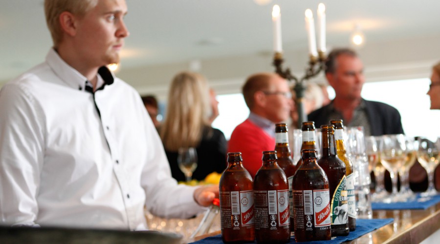 Vi har öppet på Midsommarafton Vi har öppet på Midsommarafton